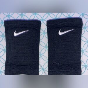 NIKE volleyball knee pads